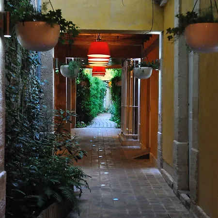 Les Patios du Marais 1-3