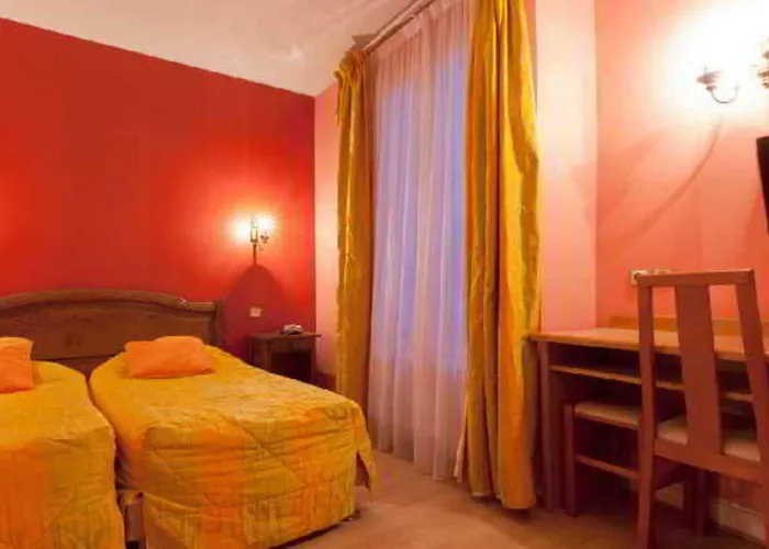 Hotel Bristol Republique à Paris